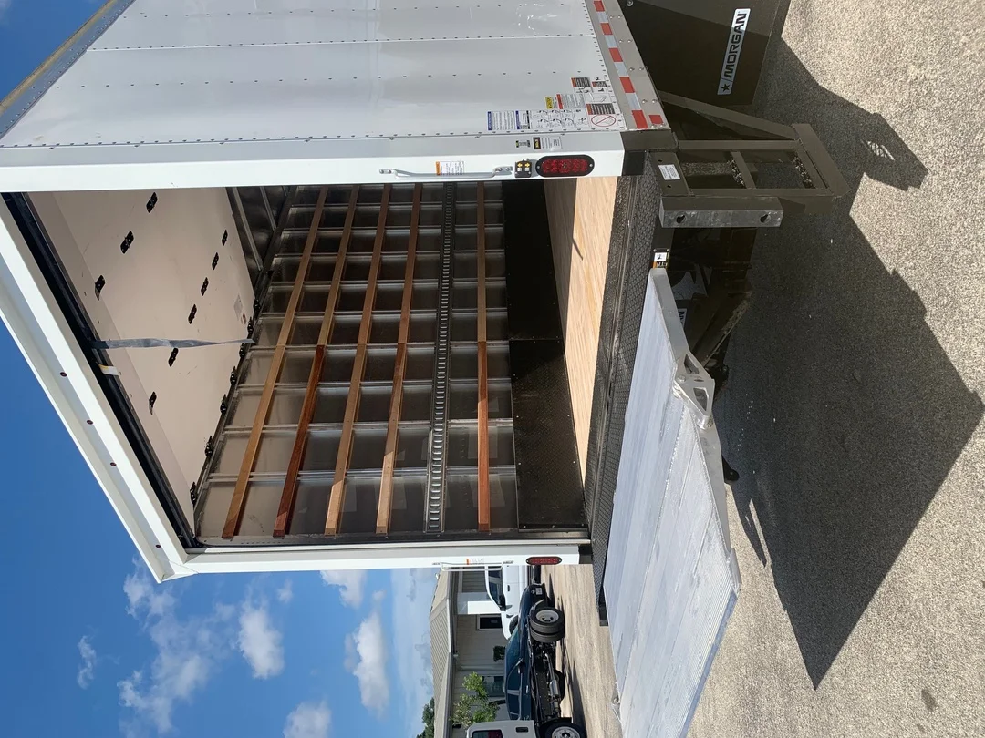 2025 Isuzu NRR - image 10