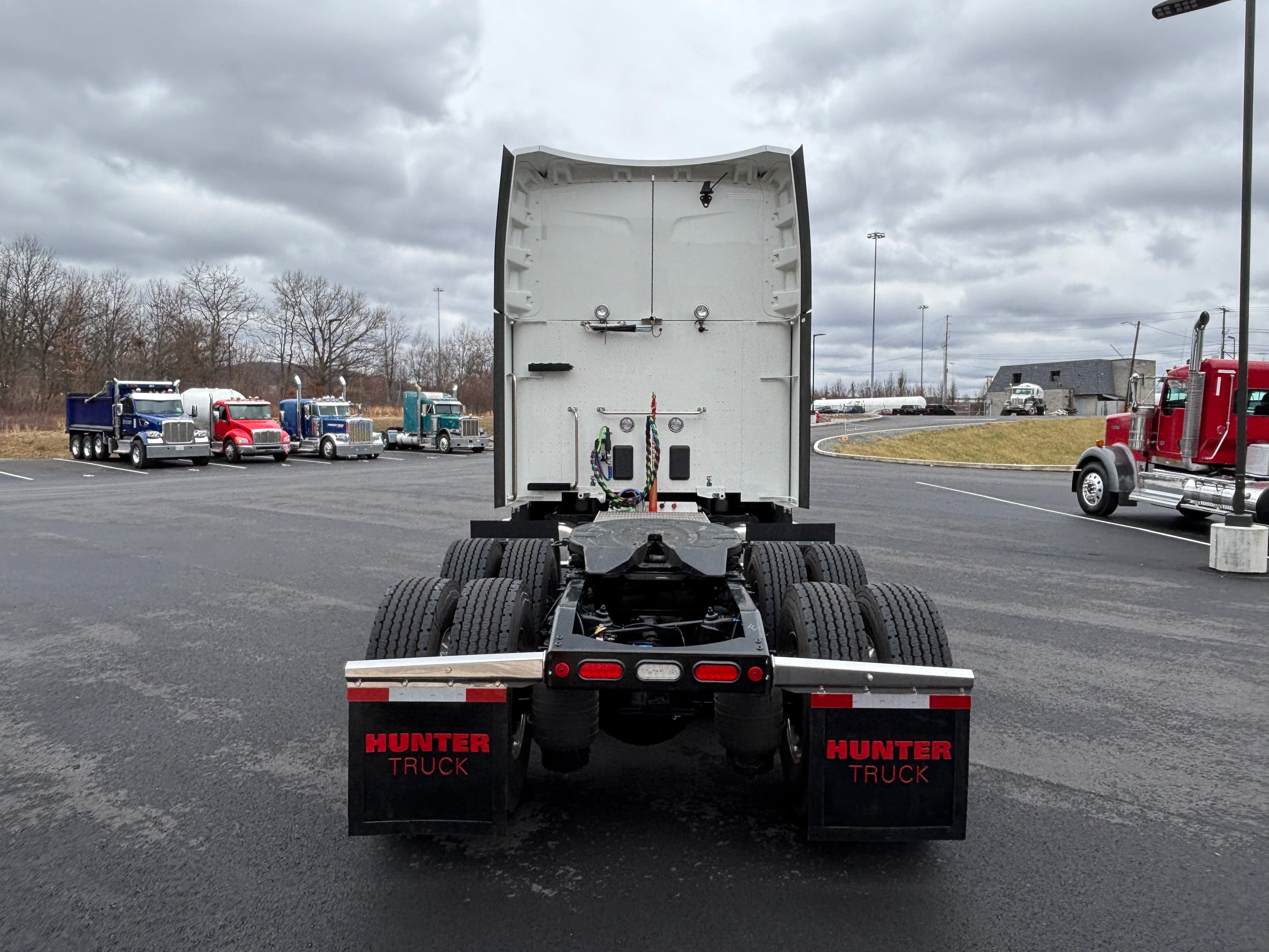 2027 Peterbilt 579 in Scranton, PA — photo 4