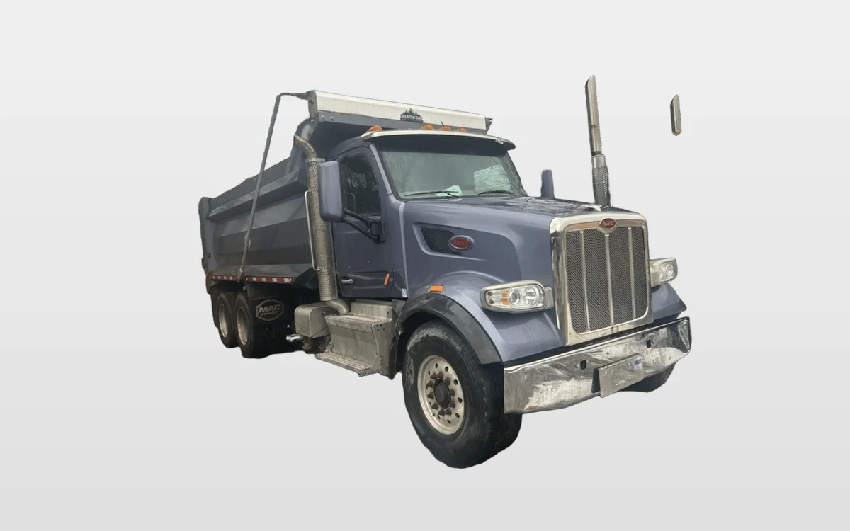 2017 PETERBILT 567 Dump Truck - image 1