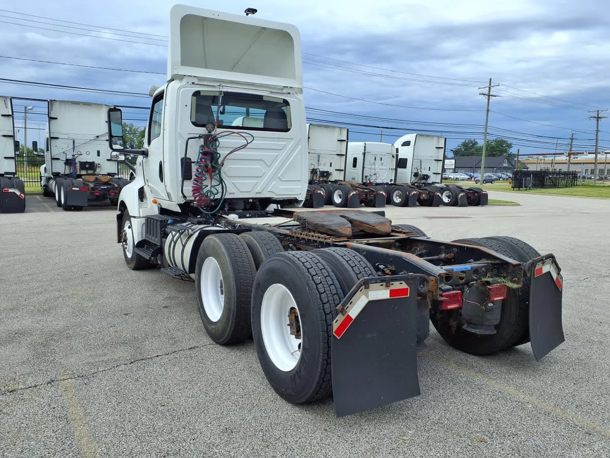 2019 International LT in Cleveland, OH — photo 6