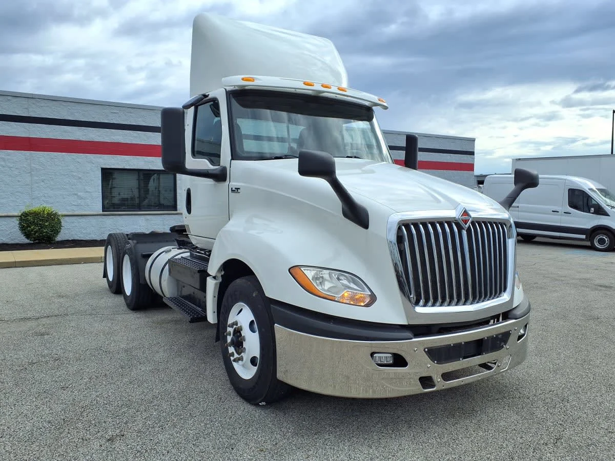 2019 International LT in Cleveland, OH — photo 3