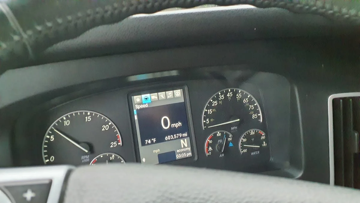2023 Freightliner Cascadia in Bolingbrook, IL — photo 10