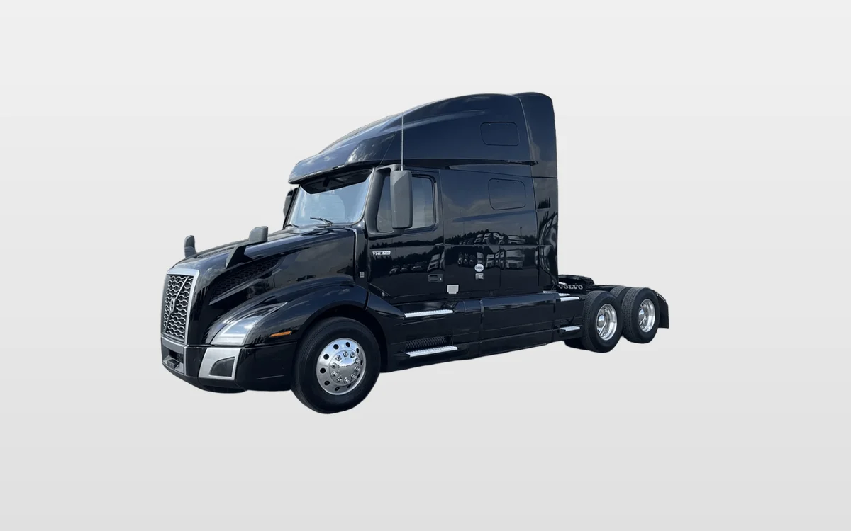 2022 Volvo - image 1