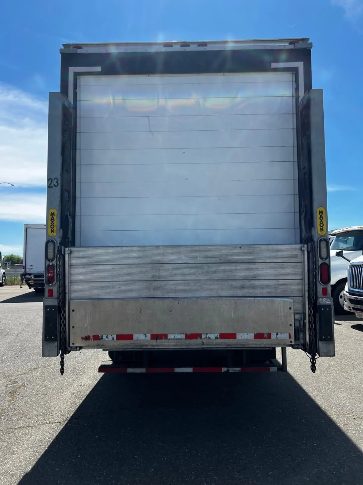 2018 Freightliner M2 106 - image 5