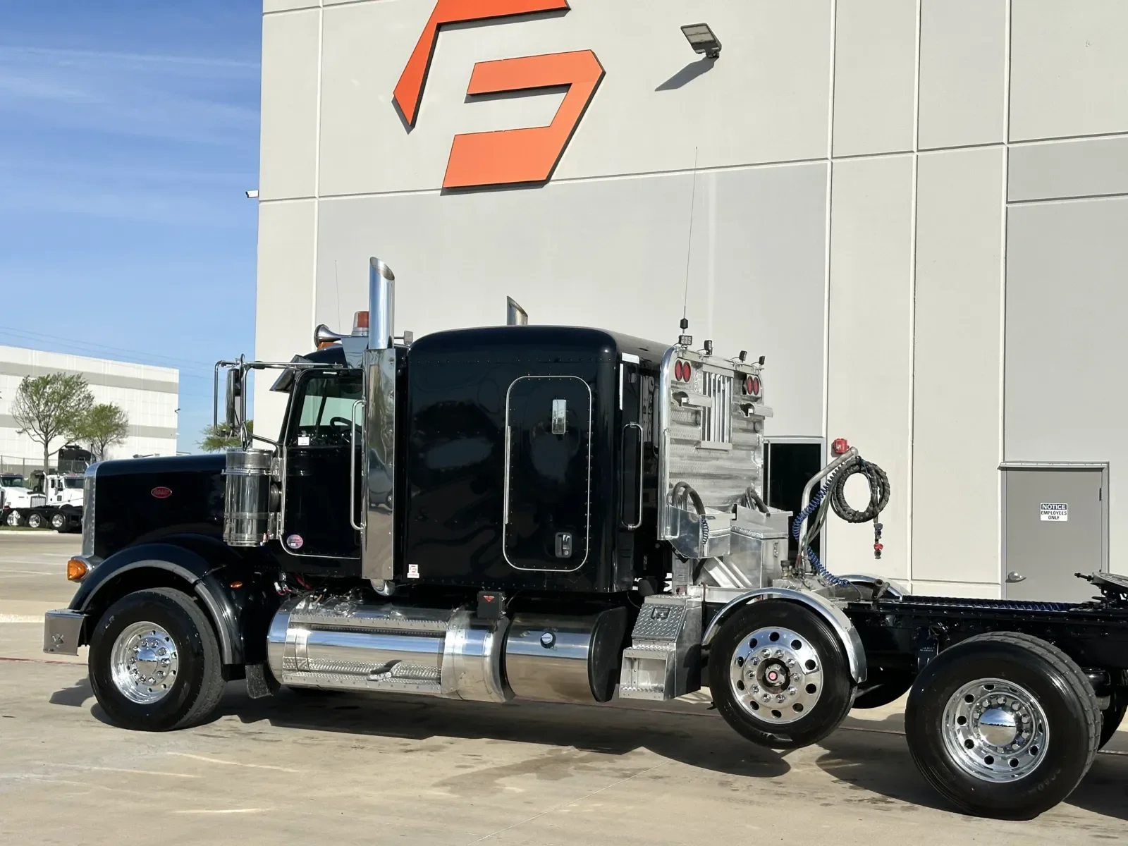 2020 Peterbilt 367 in Hutchins, TX — photo 8