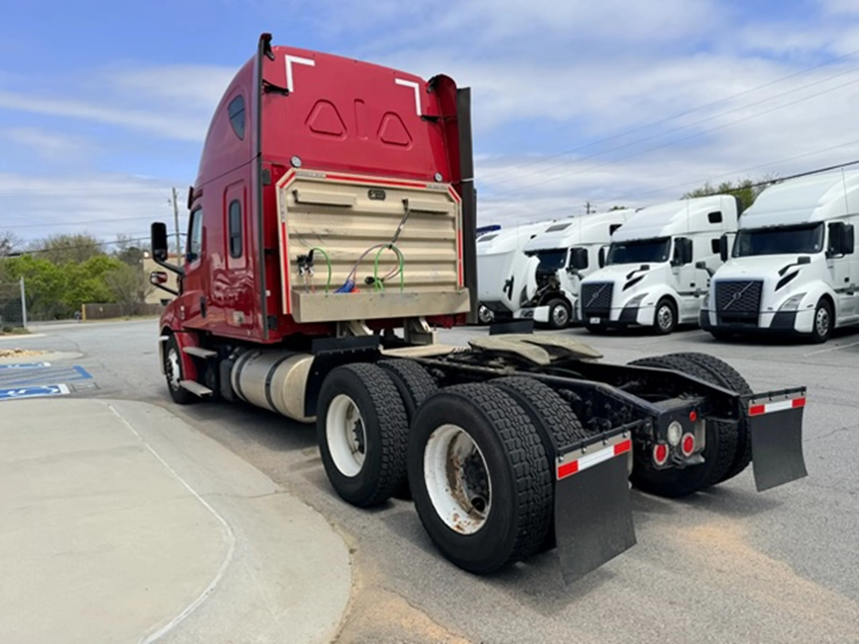 2020 Freightliner Cascadia - image 5