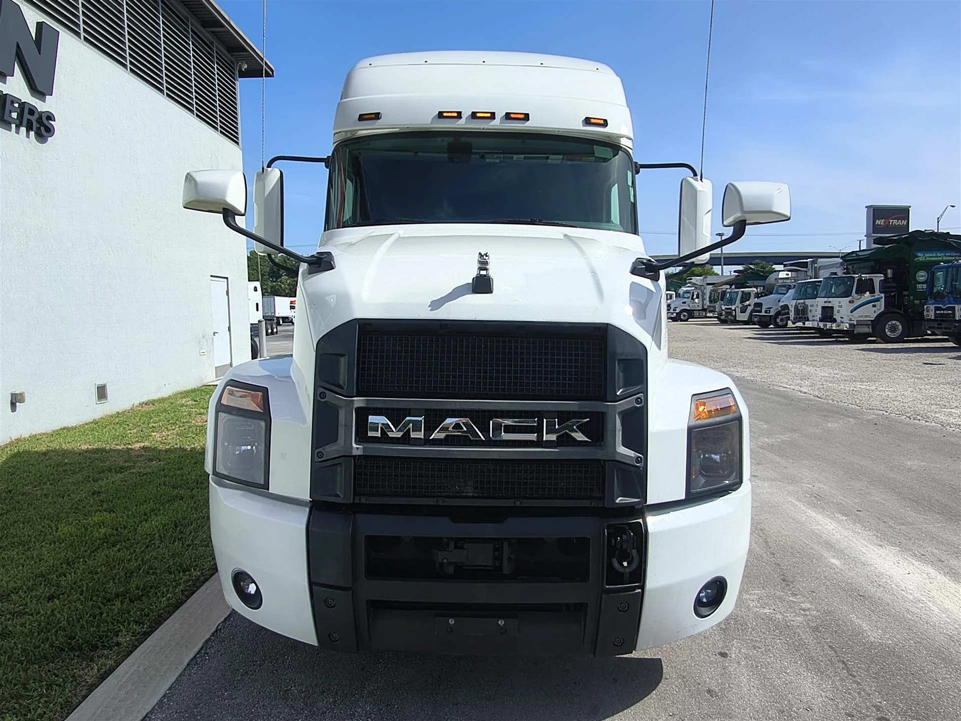 2022 Mack Anthem in Orlando, FL — photo 2