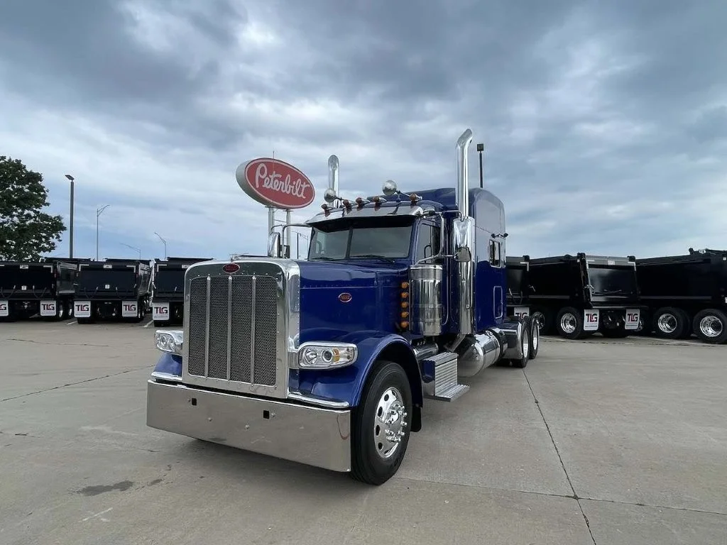2024 Peterbilt 389