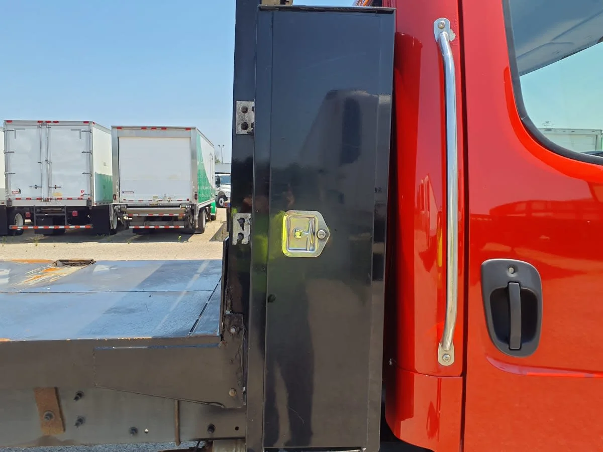 2018 Freightliner M2 106 in Wayland, MI — photo 14