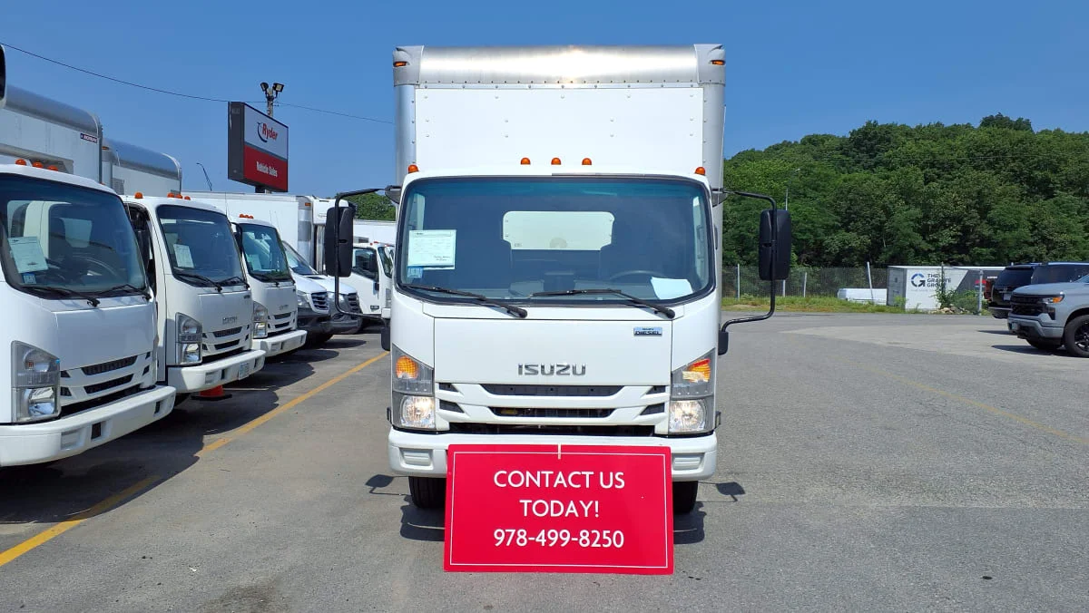 2019 Isuzu NRR in Salisbury, MA — photo 2