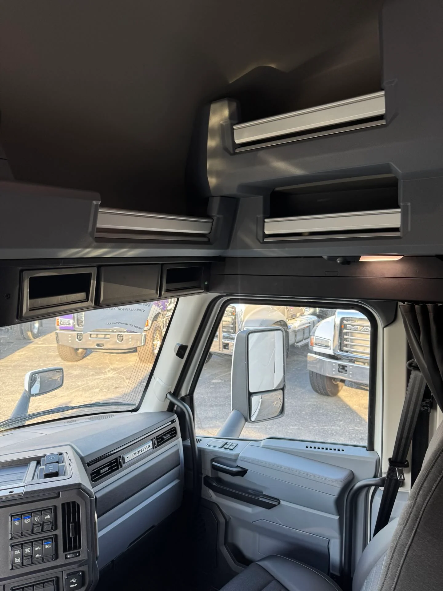 2026 Mack Pioneer - image 19