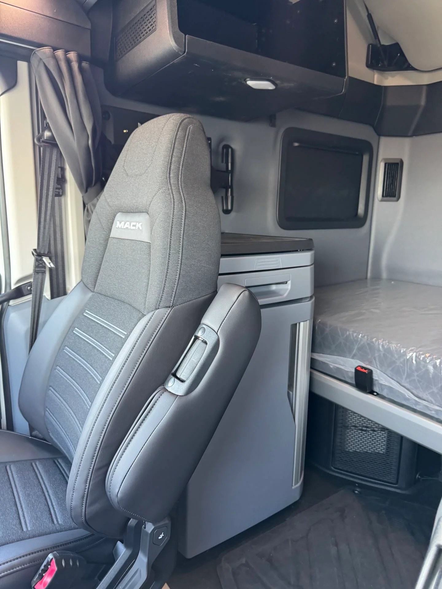 2026 Mack Pioneer - image 14