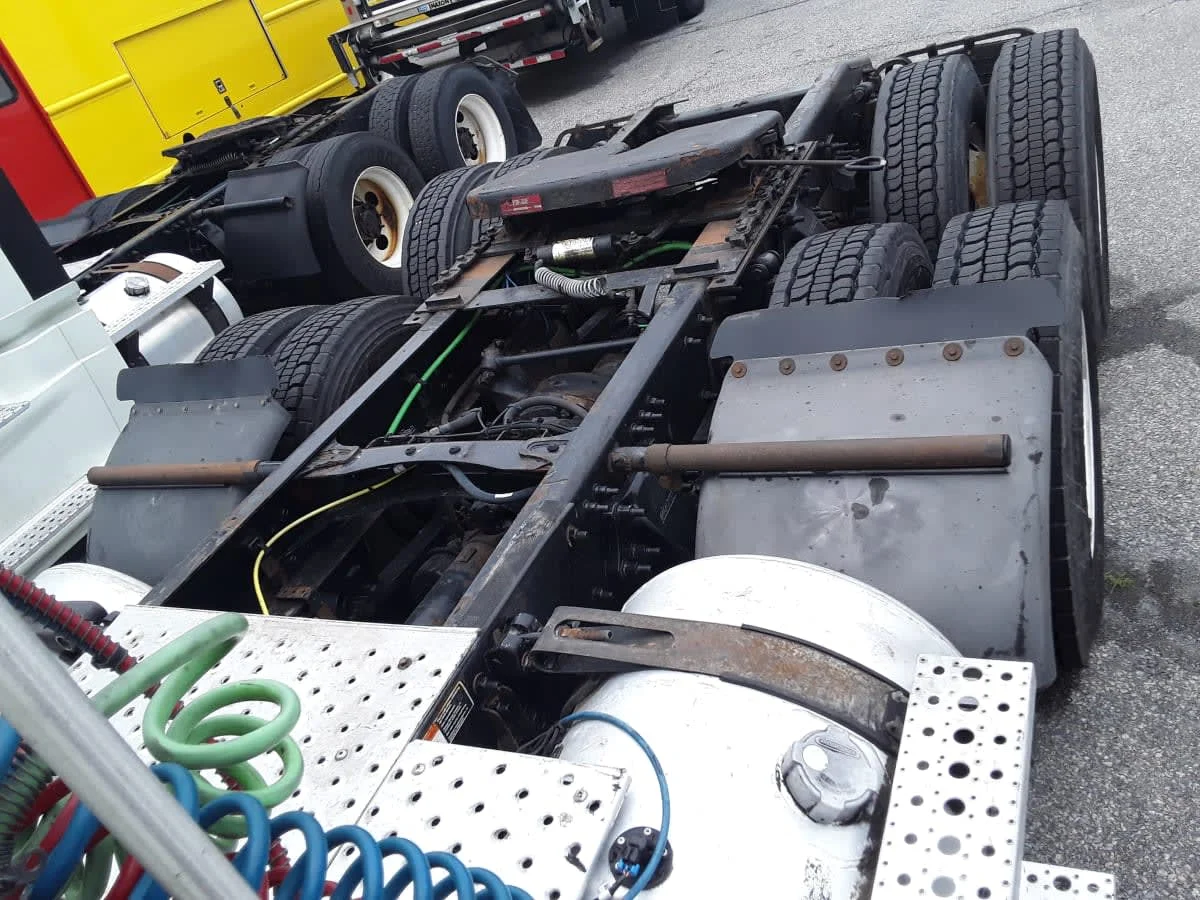 2018 Freightliner Cascadia - image 12