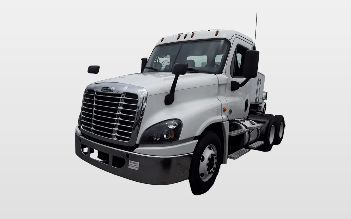 2018 Freightliner Cascadia - image 1