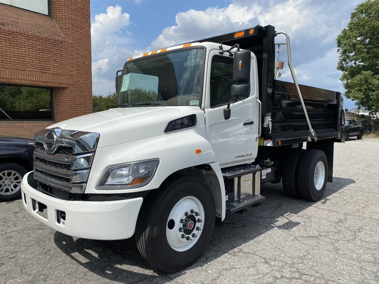 2027 Hino L6 in Norfolk, VA — photo 2