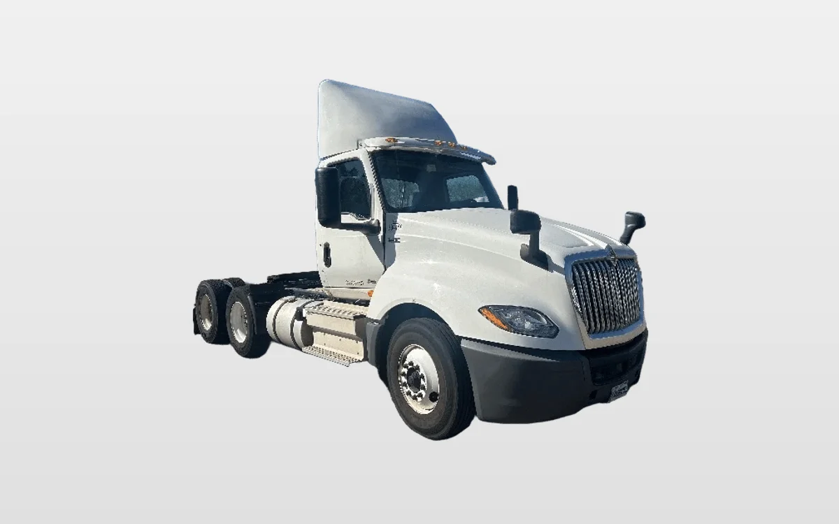 2019 International LT - image 1