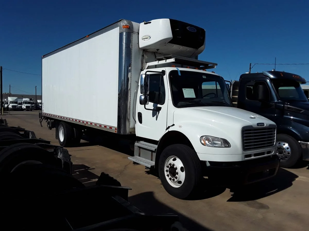 2019 Freightliner M2 106 - image 3
