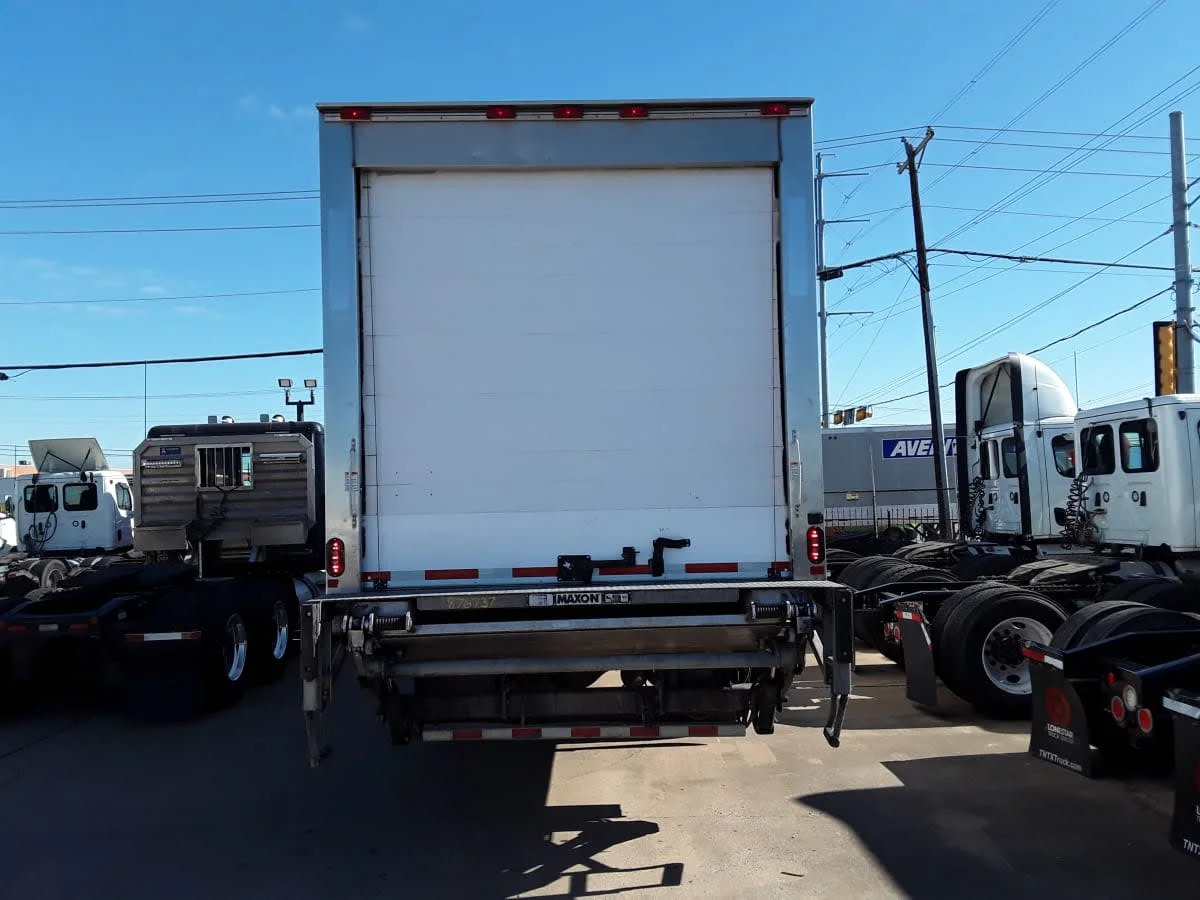 2019 Freightliner M2 106 - image 5