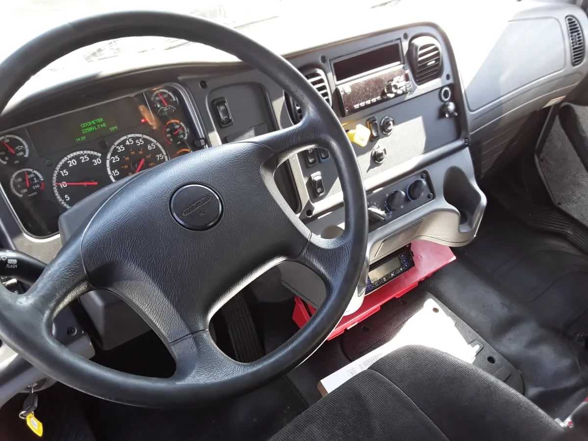 2019 Freightliner M2 106 - image 8