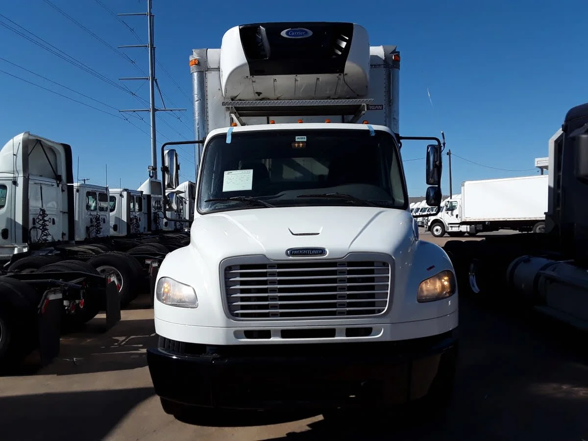 2019 Freightliner M2 106 in Dallas, TX — photo 2