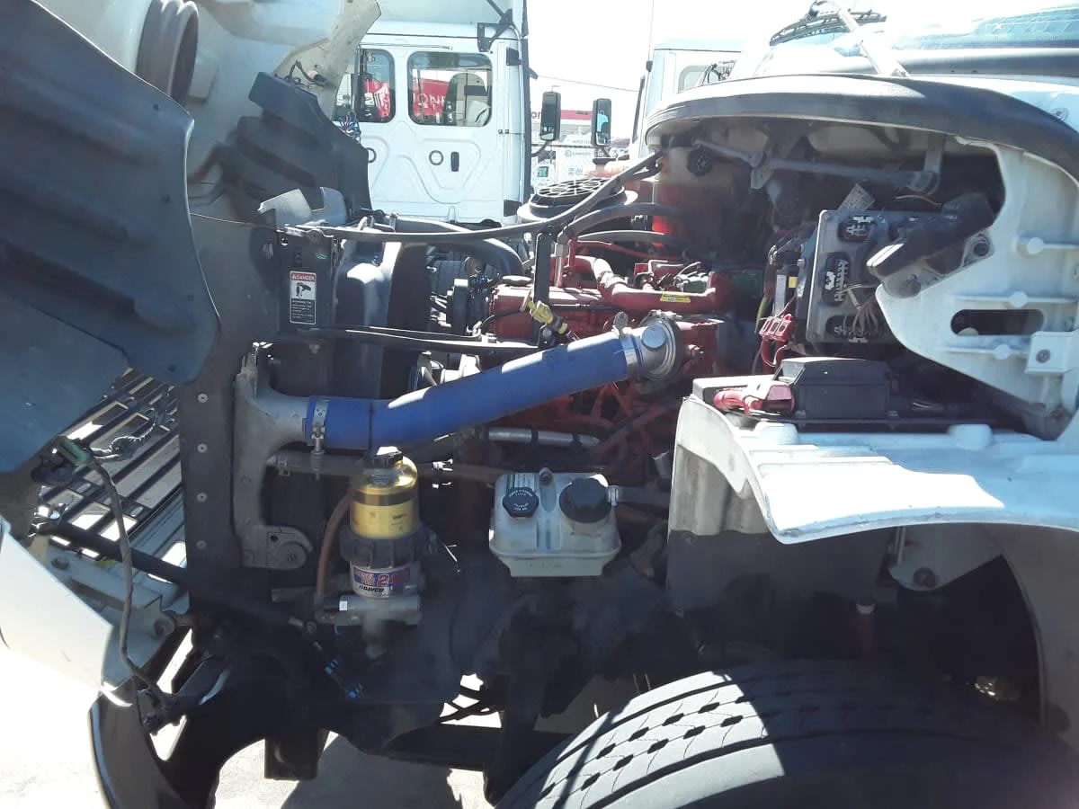 2019 Freightliner M2 106 in Dallas, TX — photo 10