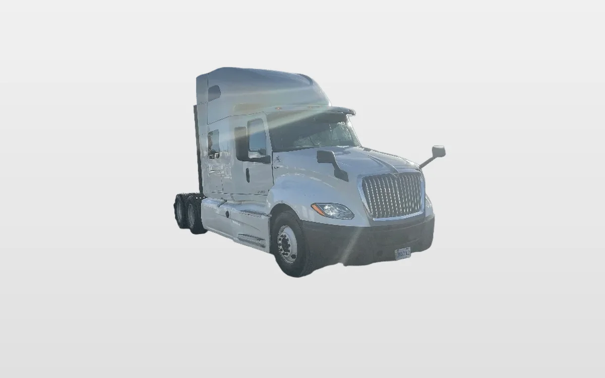 2019 International LT - image 1