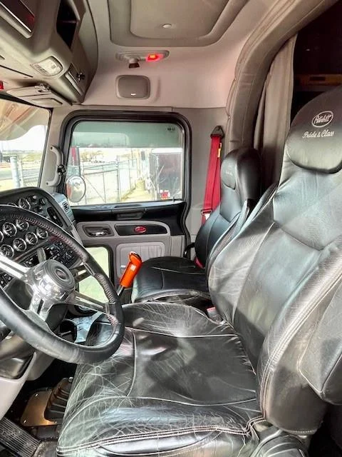 2021 Peterbilt 389 - image 14