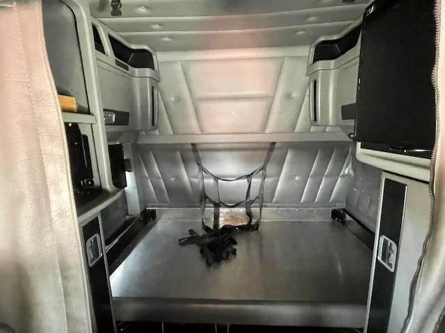 2021 Peterbilt 389 - image 16