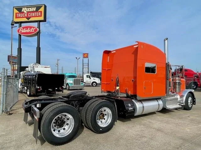 2021 Peterbilt 389 - image 7