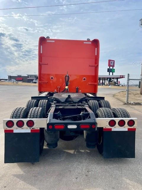 2021 Peterbilt 389 - image 10