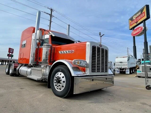 2021 Peterbilt 389 - image 4
