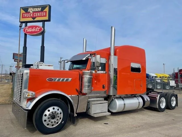 2021 Peterbilt 389 - image 2