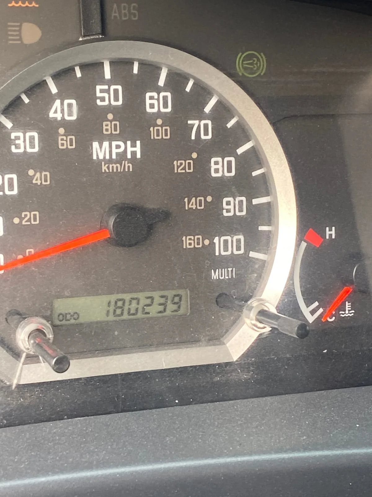 2016 Isuzu NPR - image 11