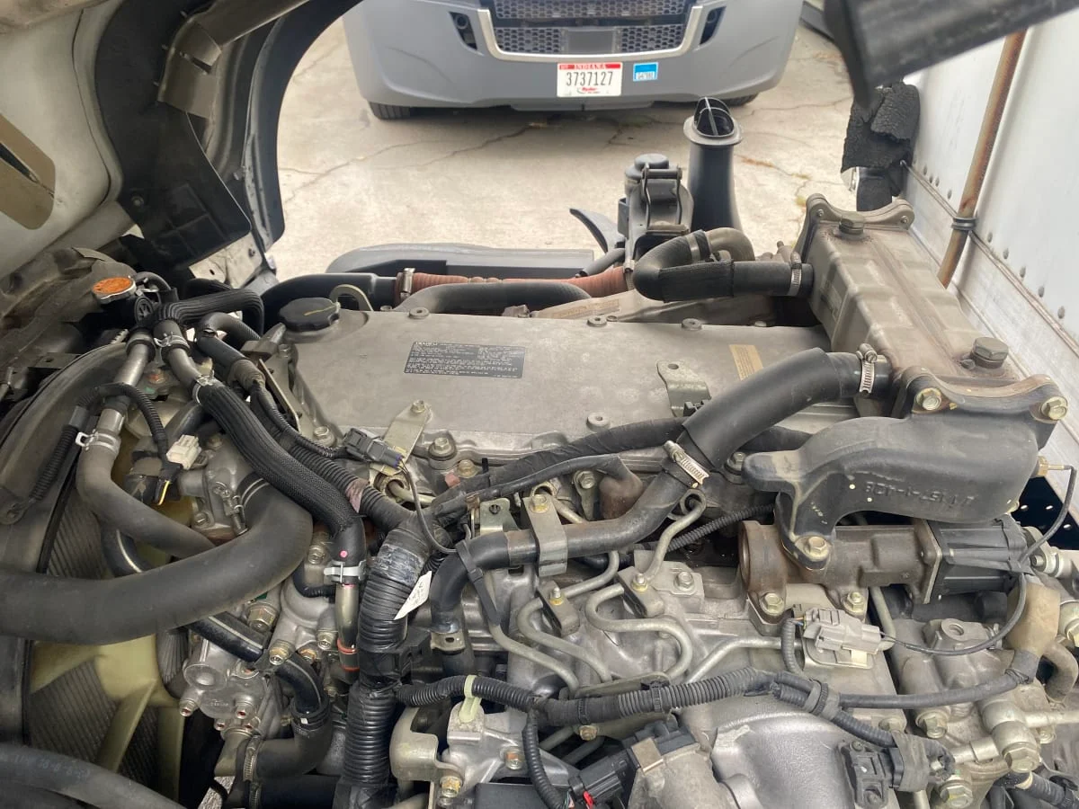 2016 Isuzu NPR - image 10