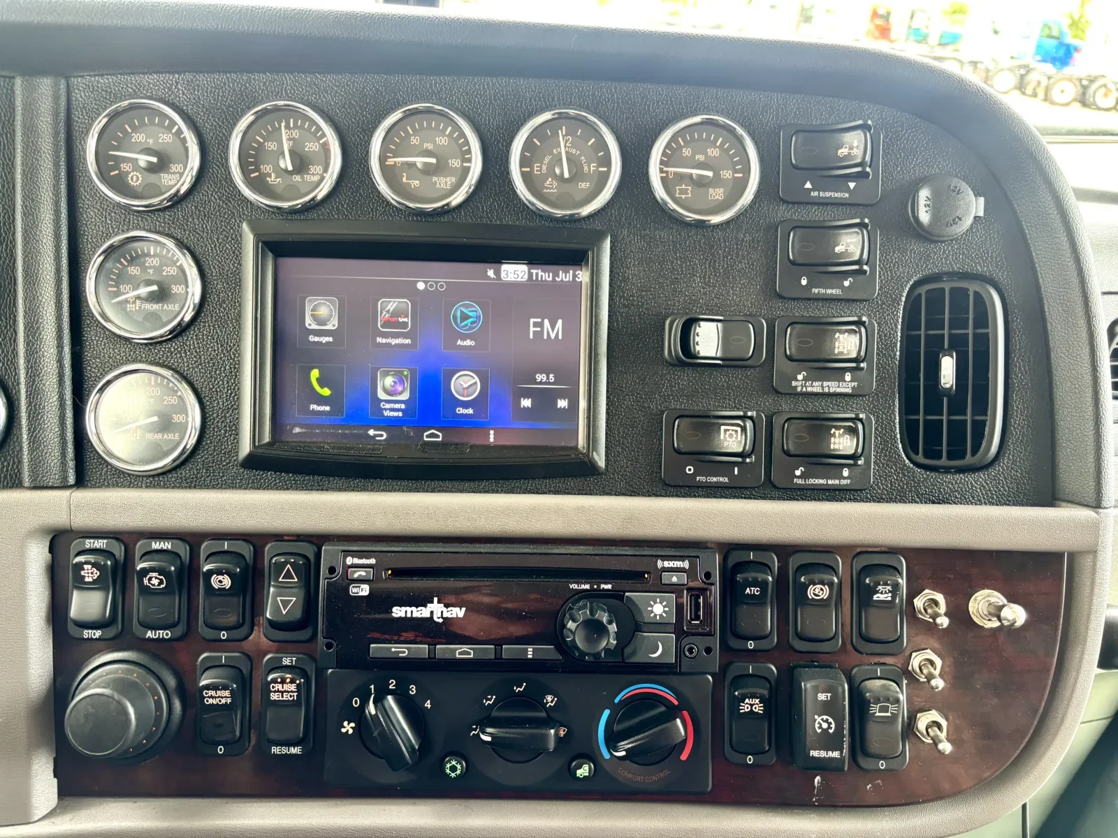 2021 Peterbilt 389 - image 18