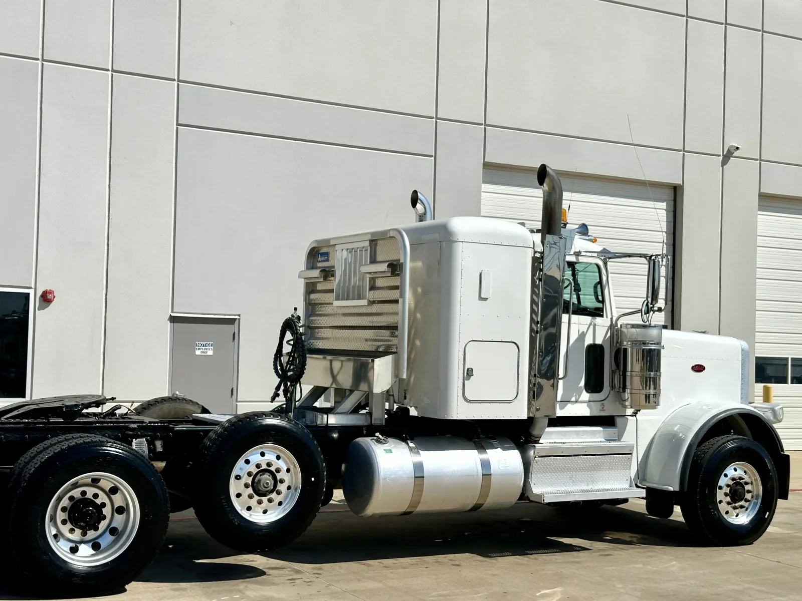2021 Peterbilt 389 in Hutchins, TX — photo 7