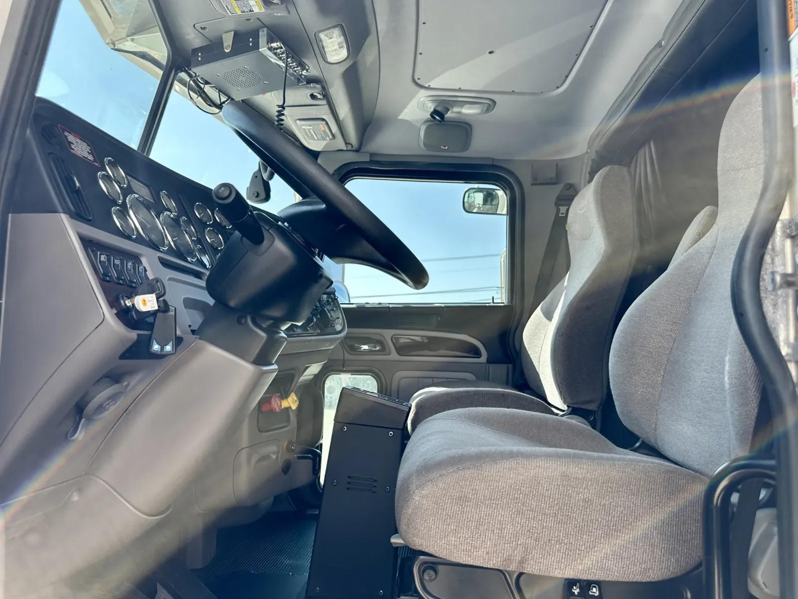 2021 Peterbilt 389 in Hutchins, TX — photo 14