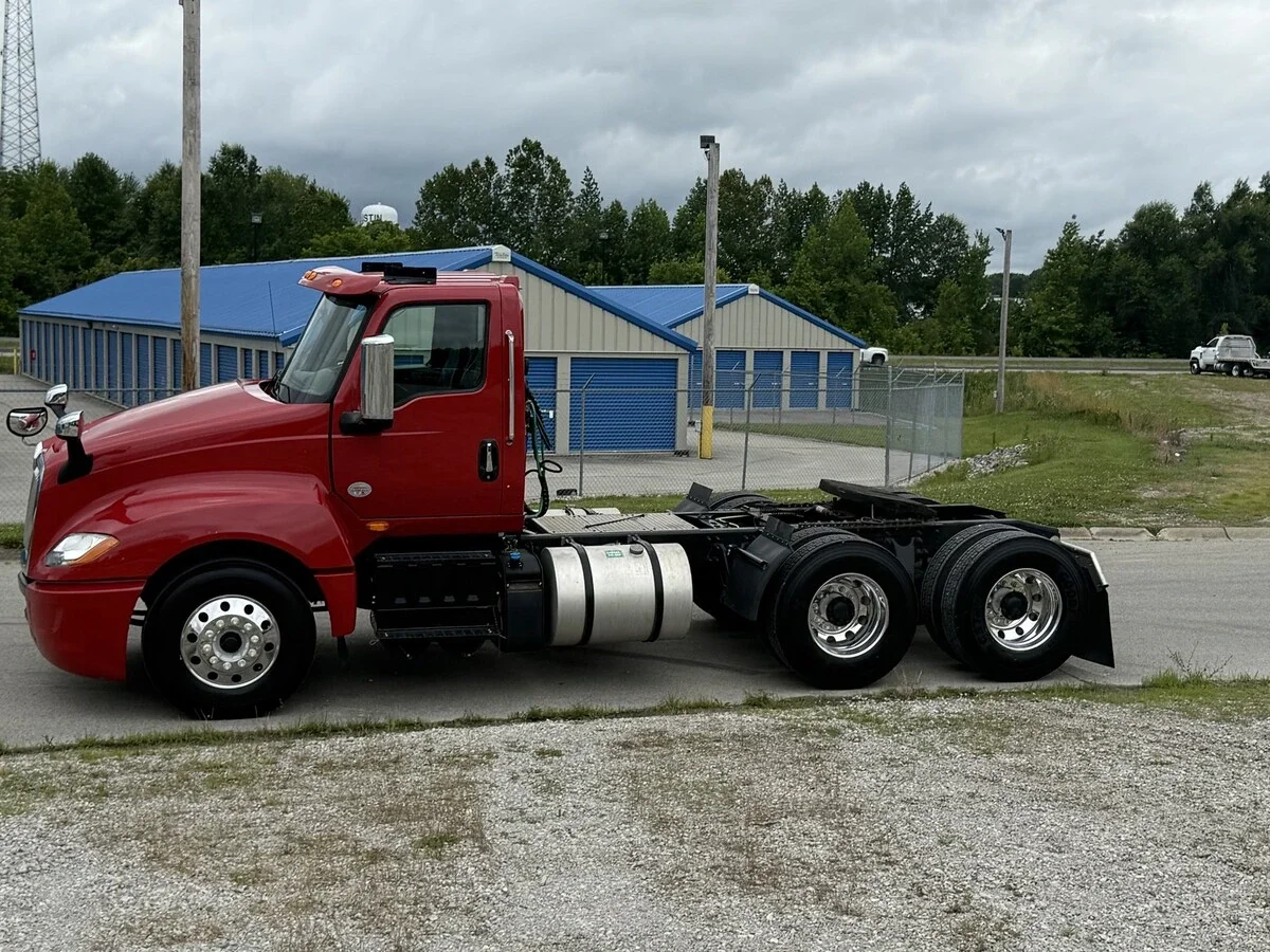 2019 International LT in Austin, IN
