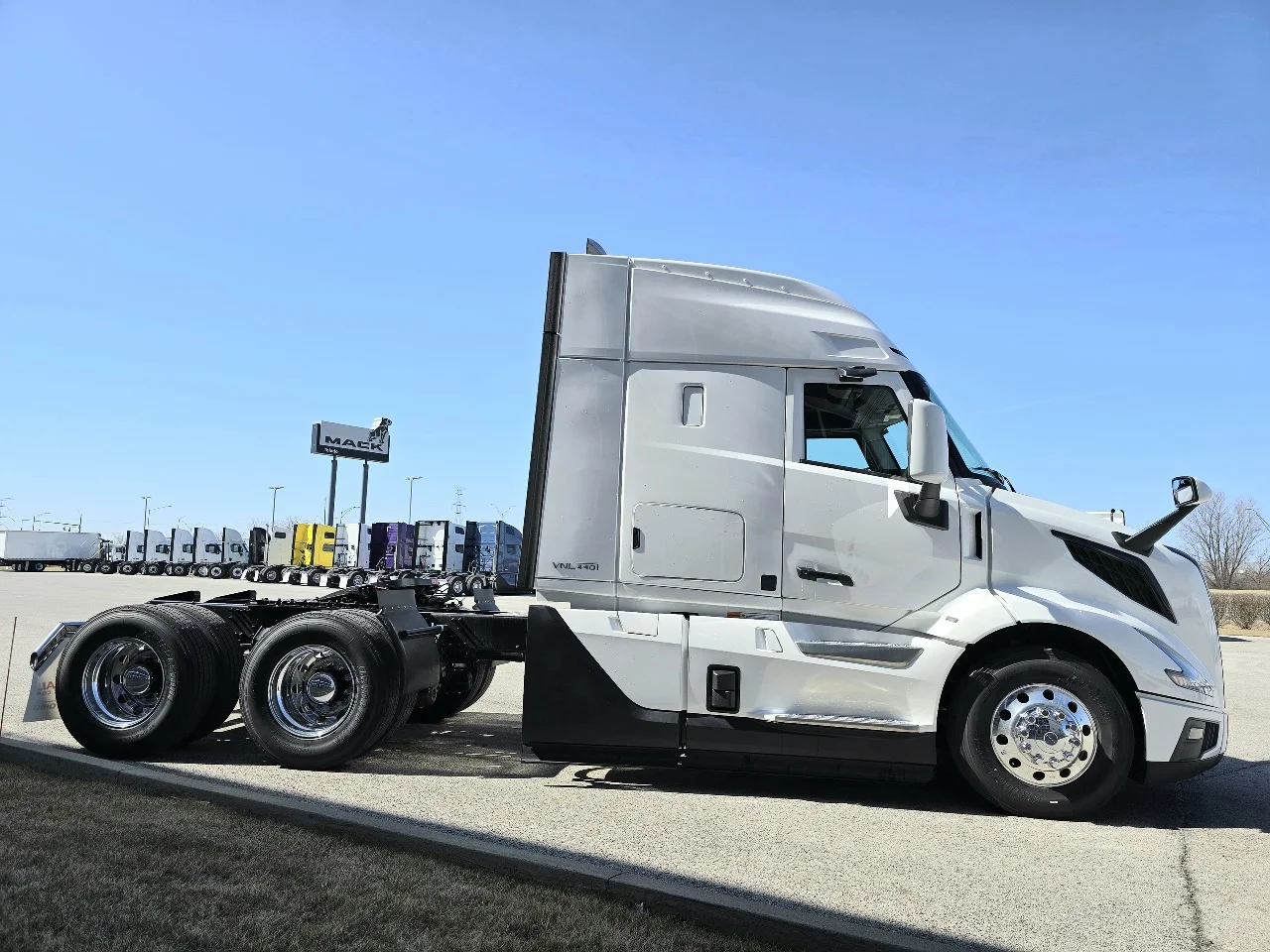 2025 Volvo in Toledo, OH — photo 3
