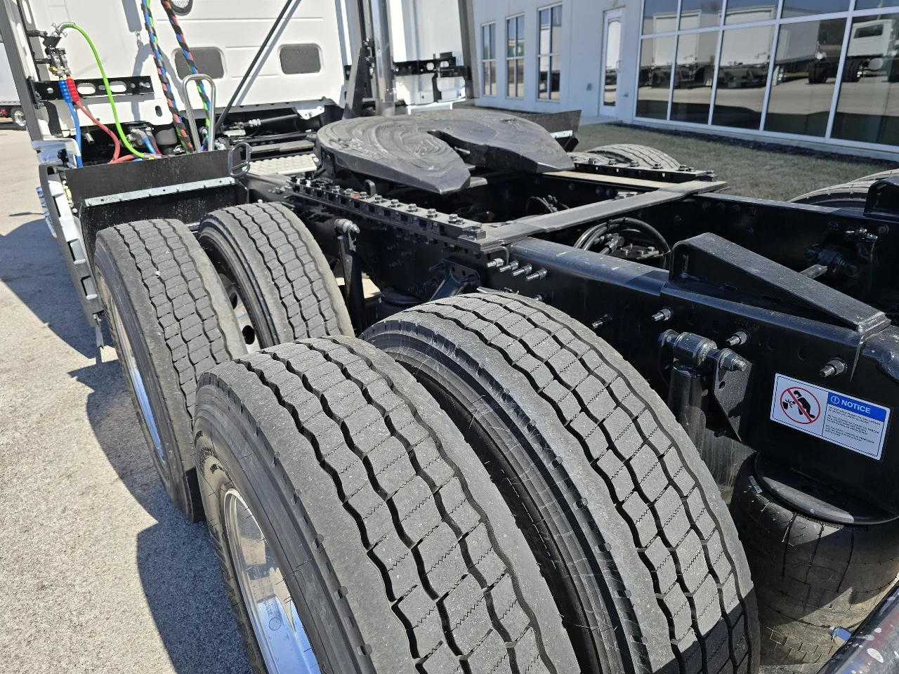 2025 Volvo in Toledo, OH — photo 4