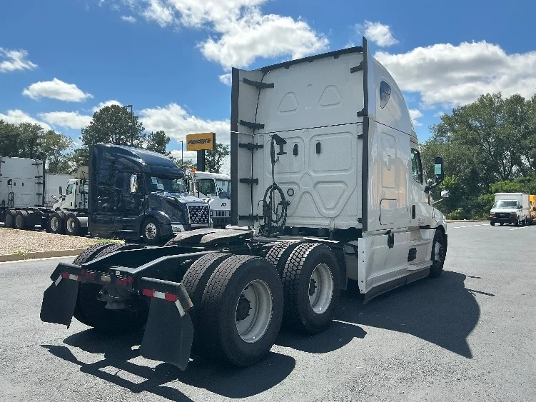 2022 Freightliner Cascadia in Atlanta (Forest Park), GA — photo 7