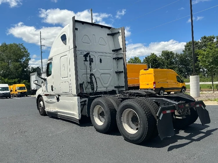 2022 Freightliner Cascadia in Atlanta (Forest Park), GA — photo 5