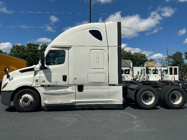2022 Freightliner Cascadia in Atlanta (Forest Park), GA — photo 4
