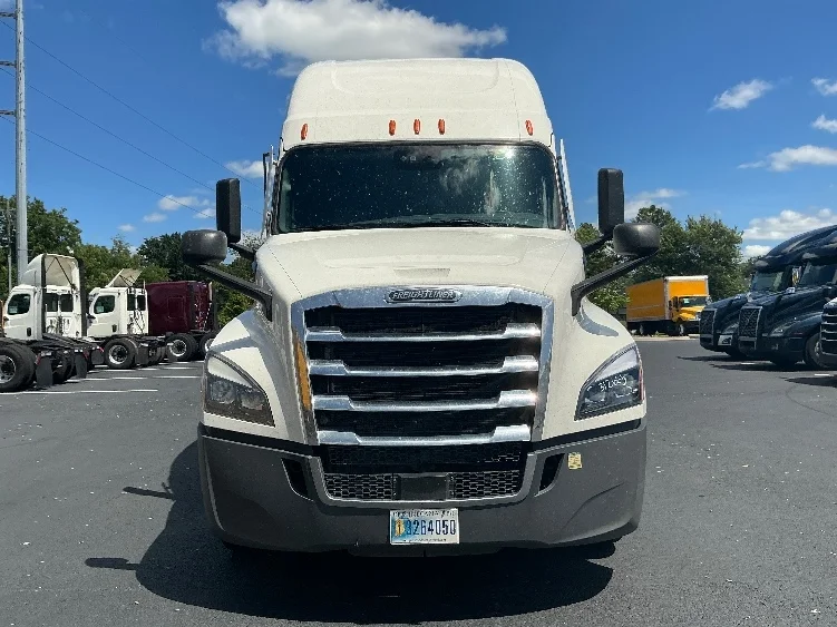 2022 Freightliner Cascadia in Atlanta (Forest Park), GA — photo 2
