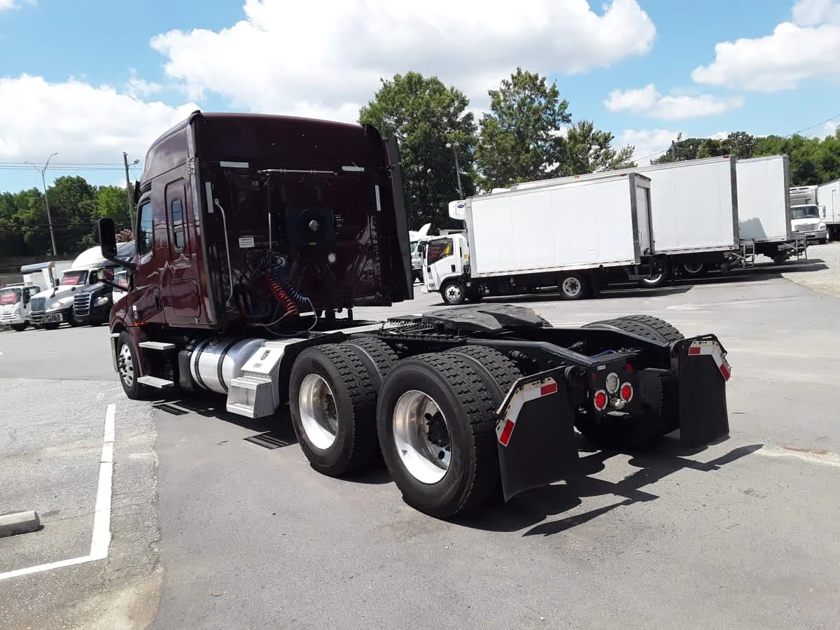 2019 Freightliner Cascadia in Charlotte, NC — photo 12