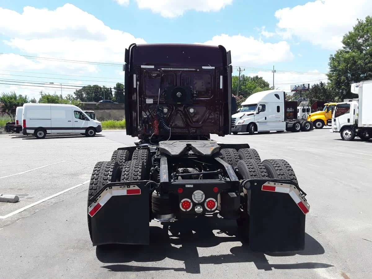 2019 Freightliner Cascadia in Charlotte, NC — photo 8