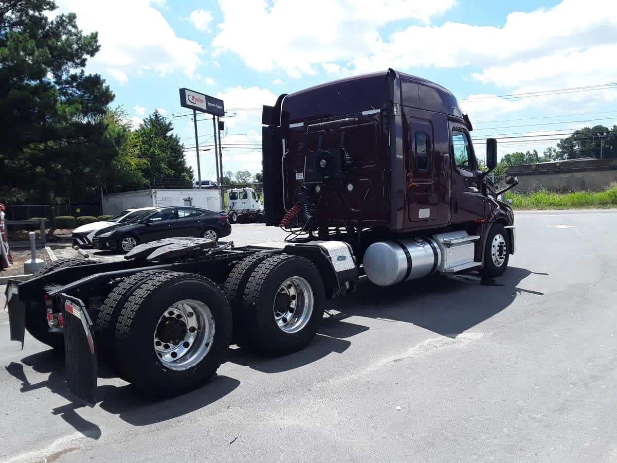2019 Freightliner Cascadia in Charlotte, NC — photo 7