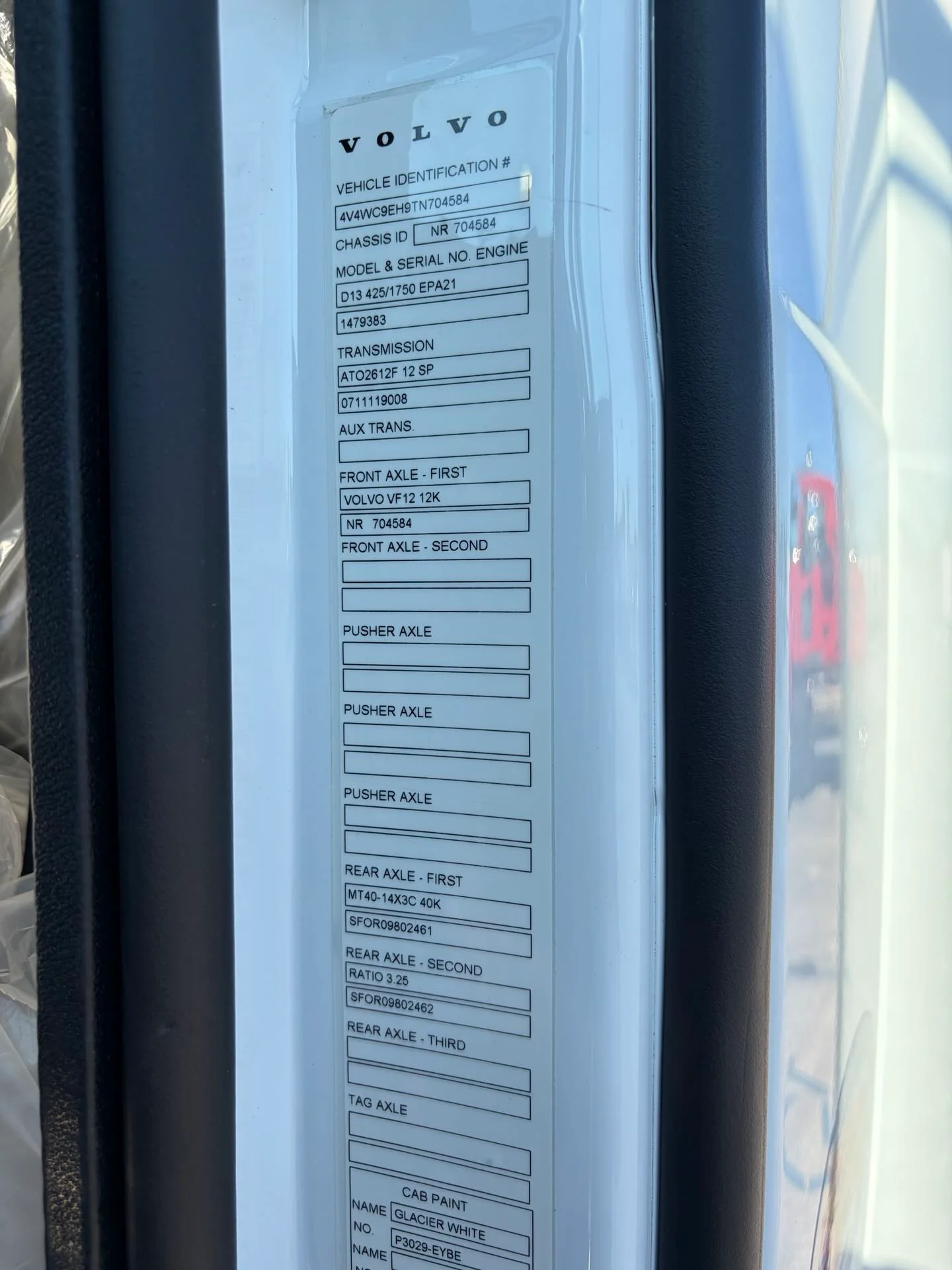 2026 Volvo VNR 640 - image 11