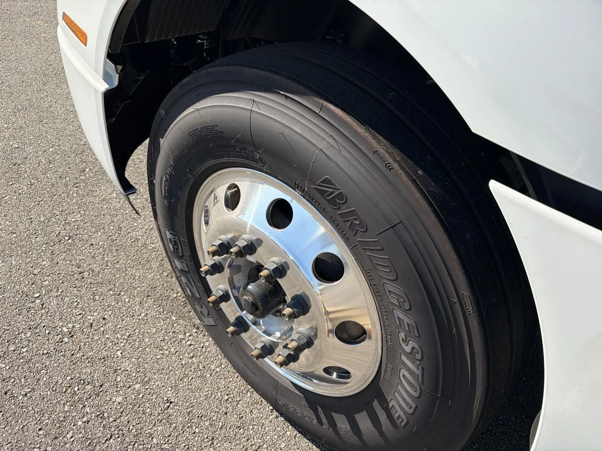 2026 Volvo VNR 640 - image 8