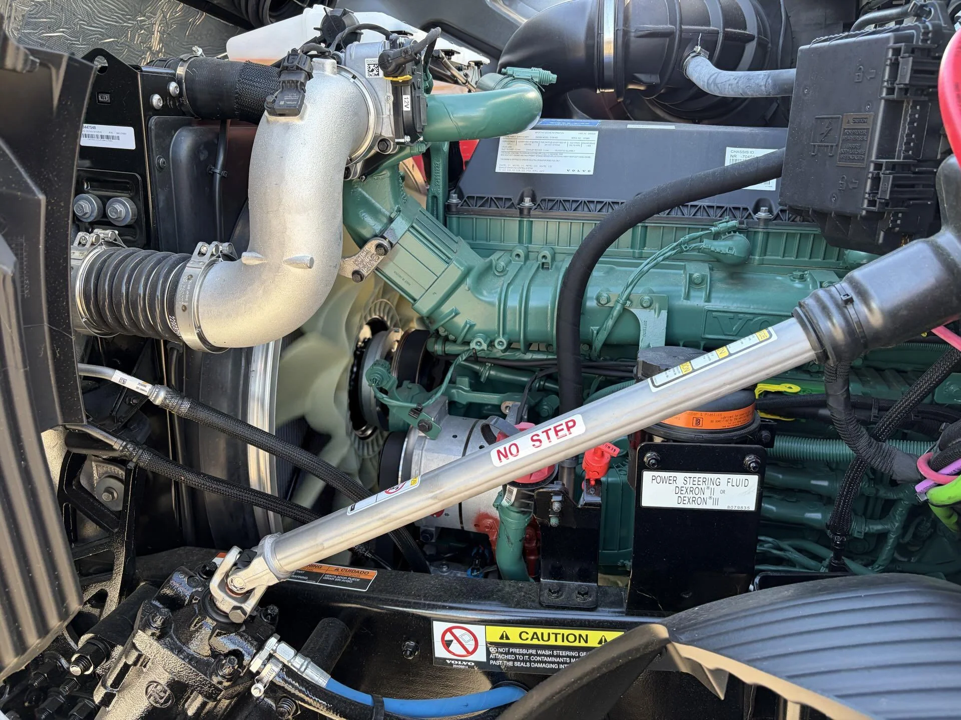 2026 Volvo VNR 640 - image 7